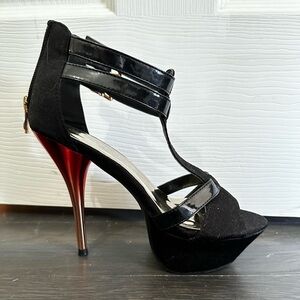 Black/red/gold platforms Gatuxus S 36 never worn!
